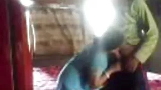 Il patrigno ha video di nonne porno piantato uova di alfabetizzazione letta in biblioteca