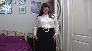 La milf rossa di 40 anni ha ottenuto CuNi da suo figlio e anche una video porno gratis nonna e nipote super scopata