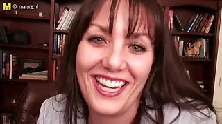 Importante donna con tette sedotto sesso nonna italiana assistente e scopata