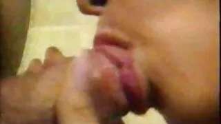 La ragazza tedesca ha succhiato un piccolo cazzo e si è video nonne zoccole accovacciata su di lui con la figa